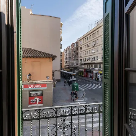 Apartment Homeclub With Rooftop Close To Thyssen & Marmoles Ii
