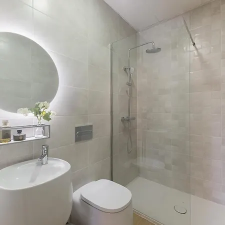 Homeclub With Rooftop Close To Thyssen & Marmoles Ii Appartement *
